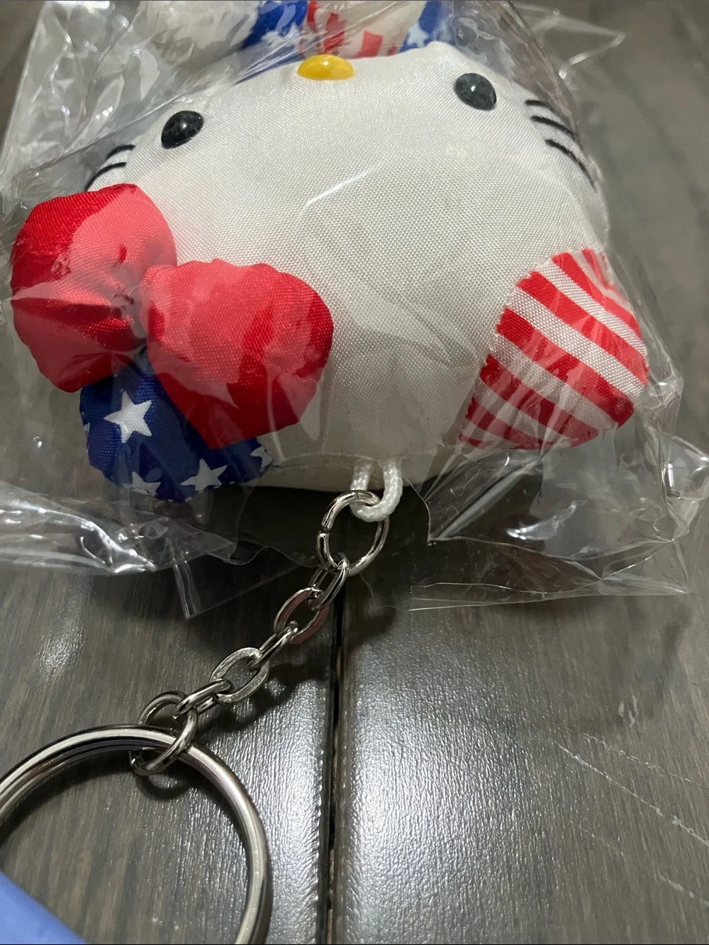 NWT Y2K Vintage 2000 Hello Kitty New York Stuffed Keychain